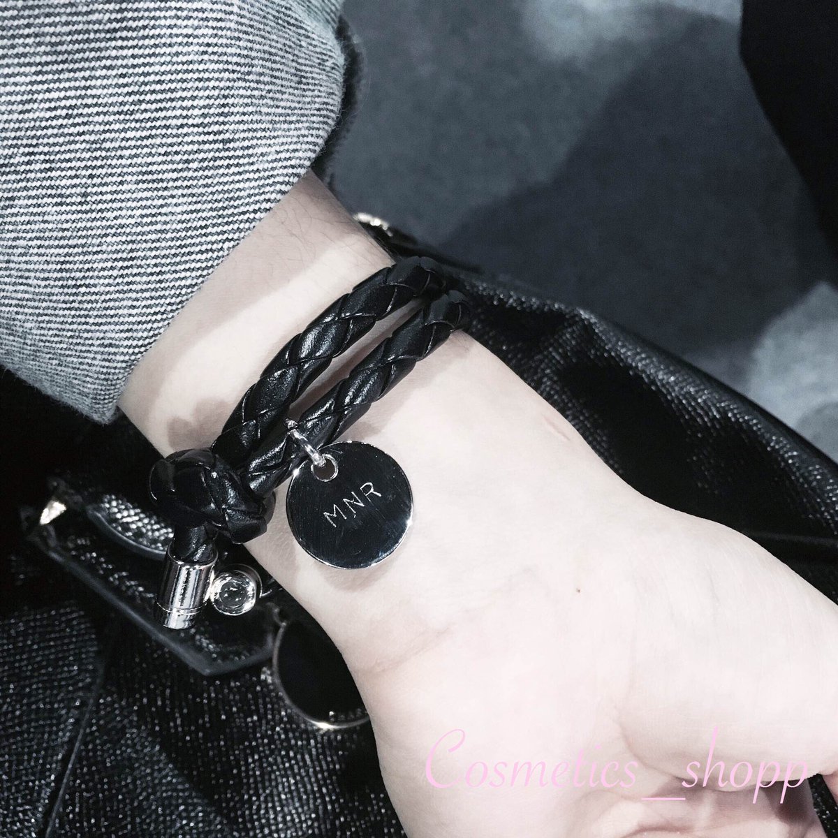 cosmetics_shopp's tweet photo. ✨พร้อมส่ง✨
ข้อมือหนังเทียม 
ราคา280฿ #pnnaccessory https://t.co/ktP20lzhTG