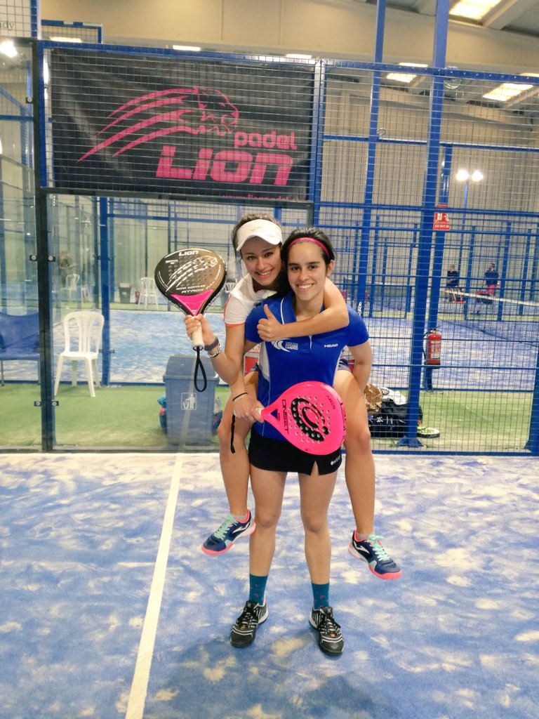 Victoria🏆🏆

Hemos ganado el bronce del Indoor Torredembarra con mi <a href="/AngelaAngie07/">Ángela Martínez</a>💪
Un placer jugar este torneo a tu lado pequeña, muy 🔝😍