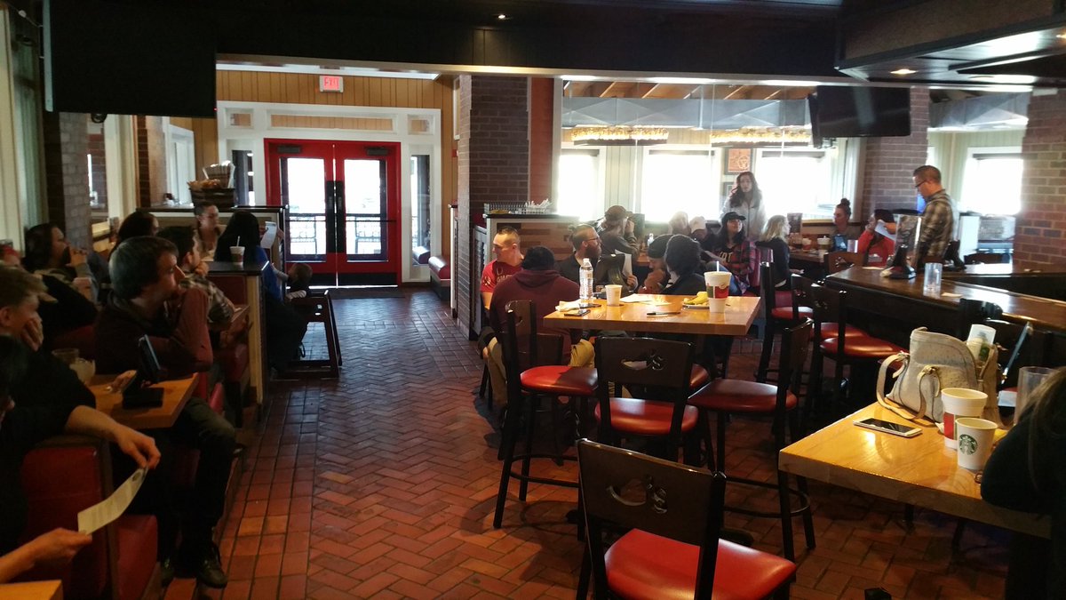 johnoznelson11's tweet photo. Chilis layton getting our hospitality on! #chilislove https://t.co/LJwZLUNkjL