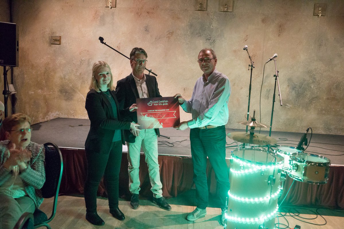 Een sfeerimpressie van gisteravond. Er is €2395,- opgehaald voor het Bijna Thuis Huis Oirschot, dankzij alle Goede Genieters!