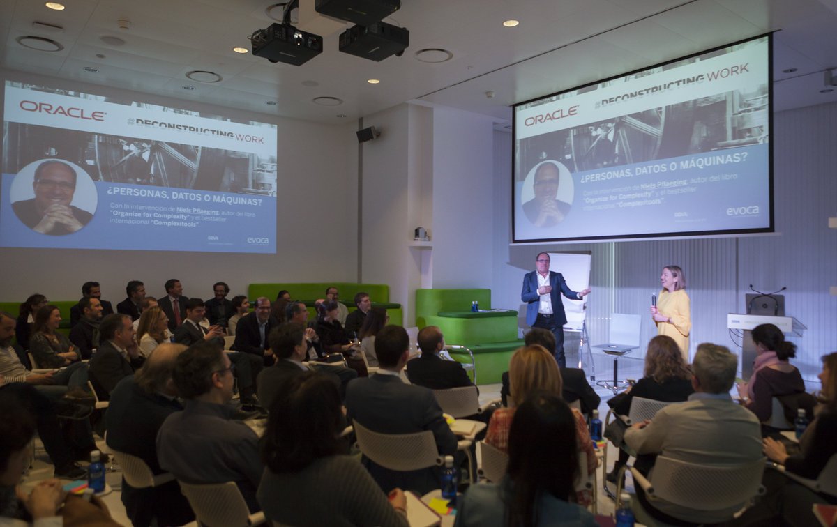 NielsPflaeging's tweet photo. Images from my keynote on @Complexitools this week at #DeconstructingWork in Madrid (organized by @oracle_es &amp; @evocaimagen). Lovely crowd! https://t.co/n3d3PaHUrP