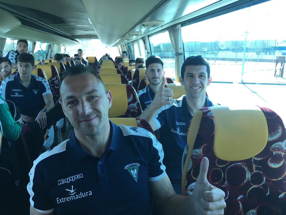 cfvillanovense's tweet photo. Salimos hacia Mérida con un único objetivo, traernos el derbi para Villanueva ¡Vamos Verdes!💪🏼🚌 #yovoyamerida https://t.co/sVid1ITCX1