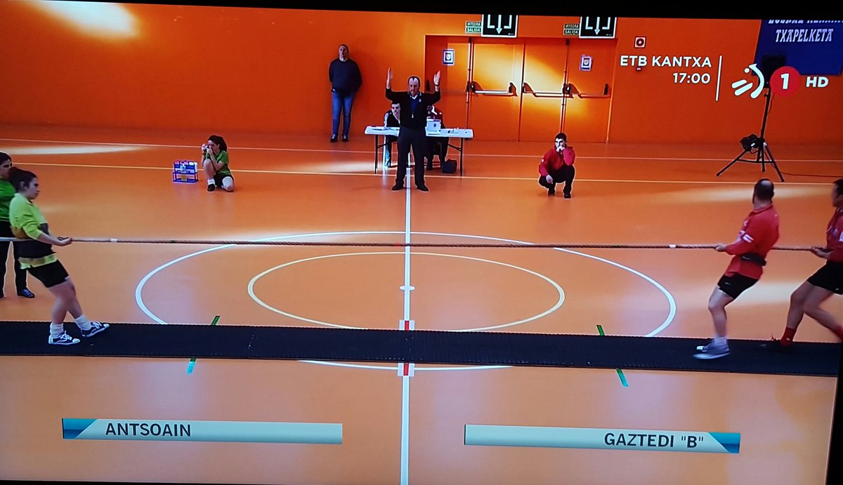 Ahora por Etb1 el campeonato de Euskadi de sokatira mixto que realizamos ayer en HD.