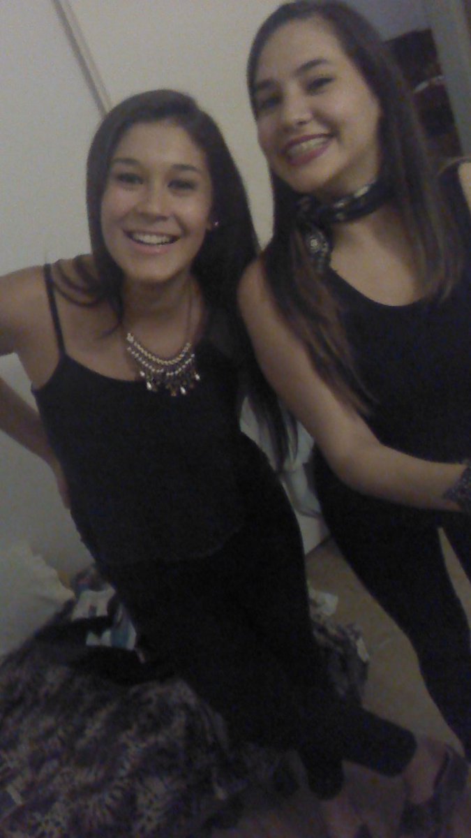 MicaelaGehrig's tweet photo. Con mi bombi 💣. Golfito 🎉🍹⛳ https://t.co/HnKhmg7Mny