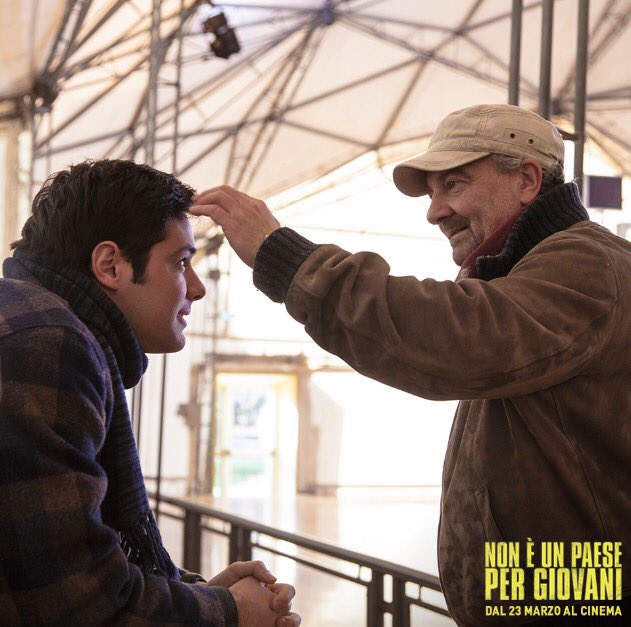01Distribution's tweet photo. Il regista @gioveron @FilippoScicchit e #SergioRubini ospiti fra poco a #DomenicaIn 
#NoneUnPaesePerGiovani https://t.co/OcXXrIg9Ii