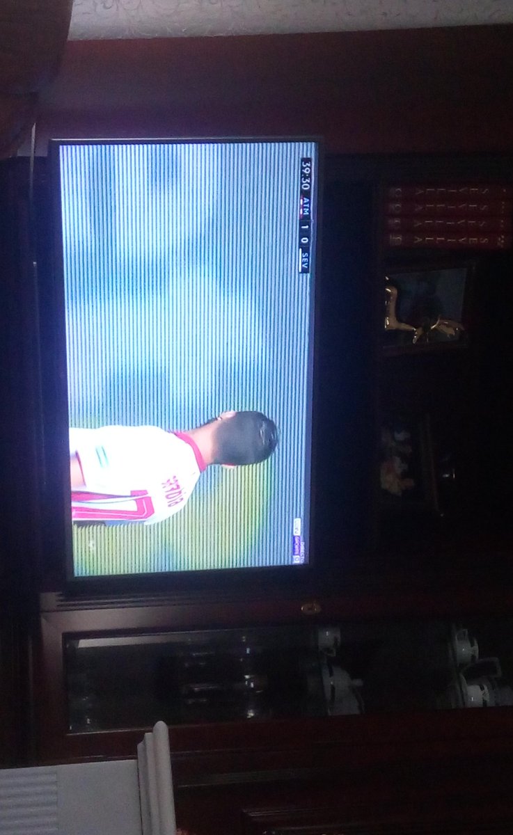 sergio16sfc's tweet photo. Nosotros llevamos celebrando los goles del Sevilla juntos desde que yo tenia 3 años...
#AtletiSevilla
#PapiSFC https://t.co/GLjdnBDStP