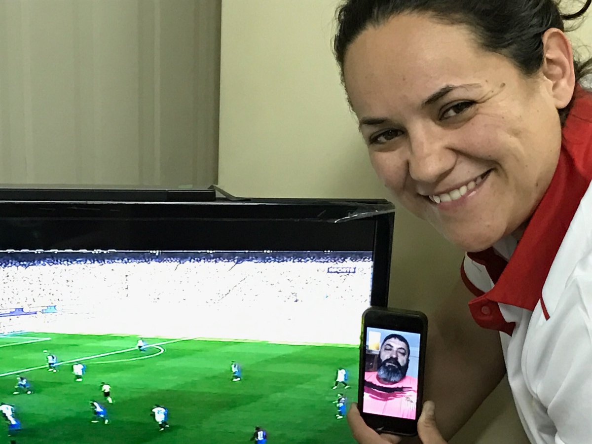 PBaeza5's tweet photo. Desde Líbano a Sevilla nos une la misma pasión. Te echo de menos papá! Bendita locura @SevillaFC @sevigliaABP #PapiSFC #vamosmisevilla https://t.co/v8UMBkDAh7