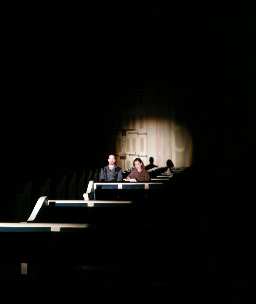 "Experts of everyday life" sul palco, riflettori puntati. #Pasolini mangiando un panino, amore salendo su un autobus. #Comizidamore #Bologna