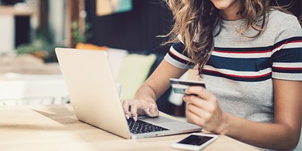 freecreditscore's tweet photo. Thinking about a new credit card? Or maybe about paying one off? We have tips. https://t.co/KfbnT2POvT https://t.co/b6HKthKzA1