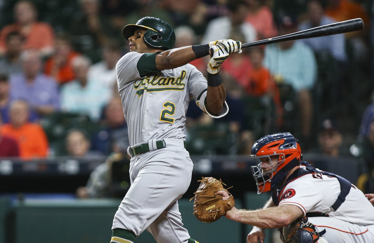 957thegame's tweet photo. Its time for #InsideTheBigs with @BigUrbSports and @DDDGURU Call in and be heard 888-957-9570 or text us at 95795! https://t.co/3UaTh6hRyD