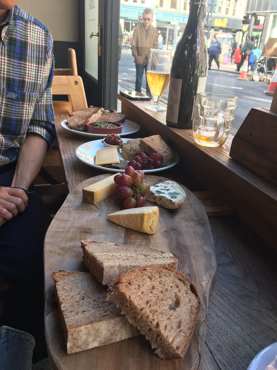 frances_lou's tweet photo. Who doesn't love a good cheese board? https://t.co/jDKSt1WYfn