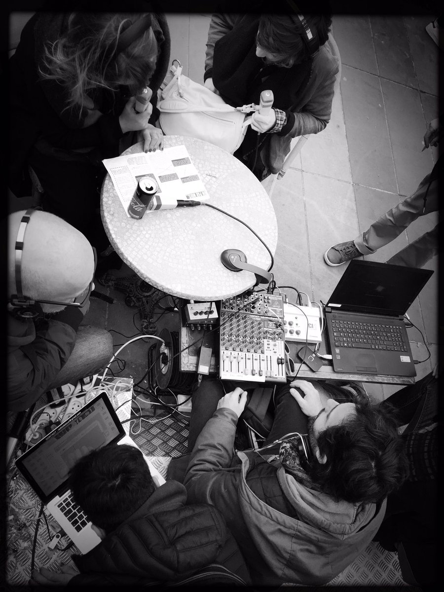 radio_debout's tweet photo. A l'antenne depuis la place de la République.  #MarchePourLaJusticeEtLaDignite 
#19mars https://t.co/UXYQVWuZng