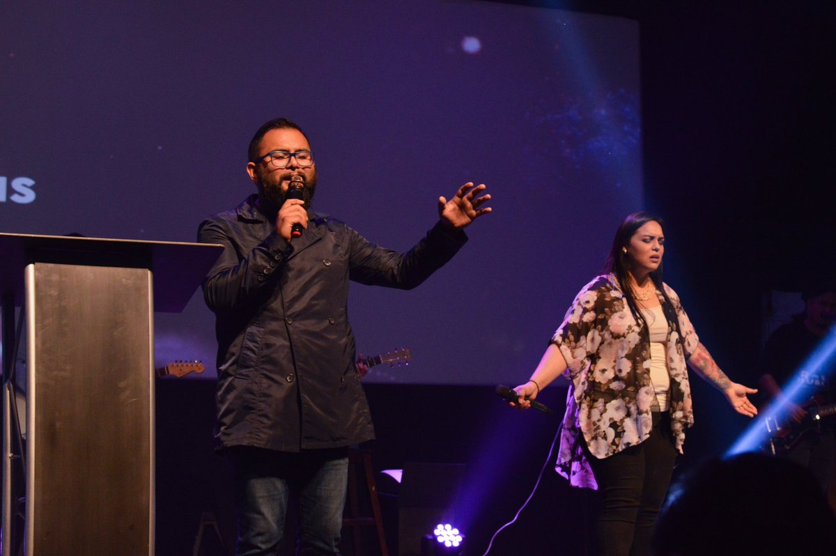 My Savior Reigns With A Crown Of Love / Mi Salvador Se Coronó #CrossChurchWorship