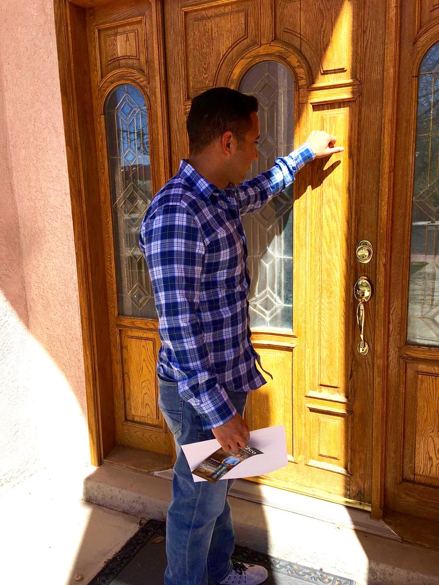 JoseOrozcoABQ's tweet photo. Perfect weekend talking with residents in District 5 about ways to make #ABQ a better place to live and work. #nmpol https://t.co/SR5UudIURc