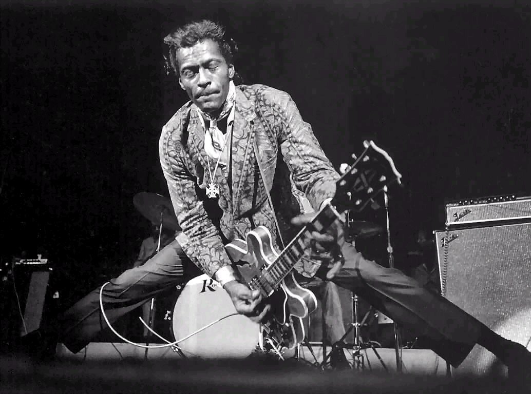 RIP to the one &amp; only #ChuckBerry - TRUE LEGEND. <a href="/BarackObama/">Barack Obama</a> pays tribute along with a whole host of others bit.ly/2npnhPK #begood