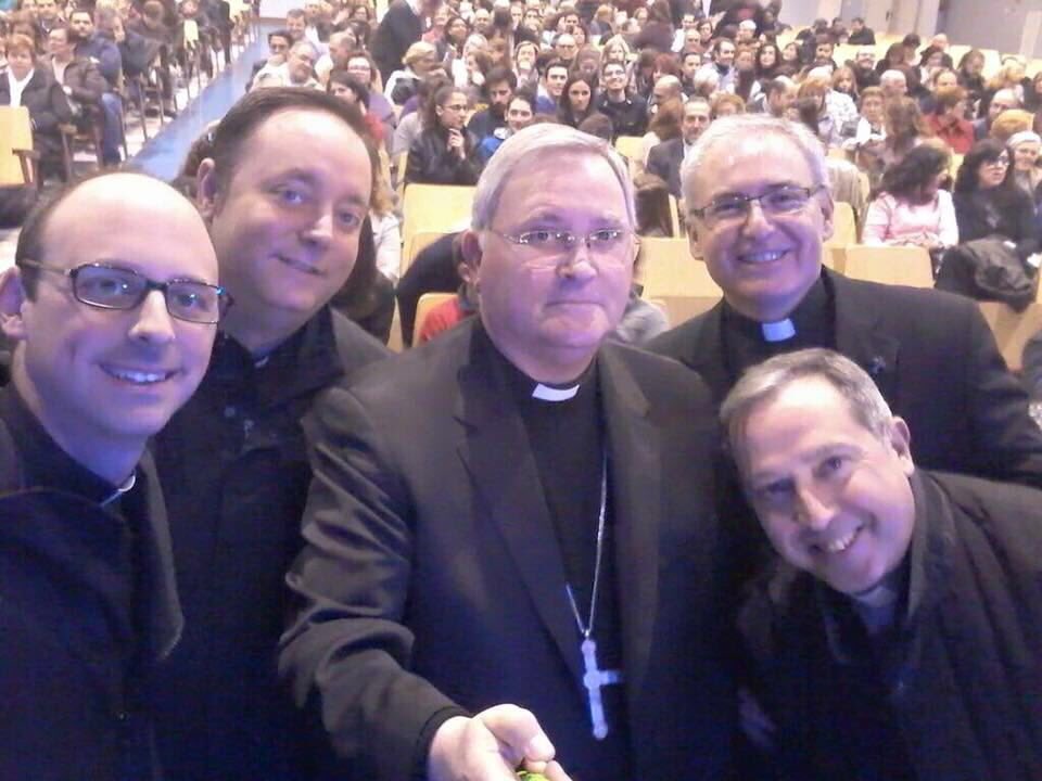 SMsanFulgencio's tweet photo. Junto a ellos descubrimos la grandeza de nuestra vocación. ¡Gracias por todo! #esmicura #faltadamián https://t.co/VaLPoUv32M