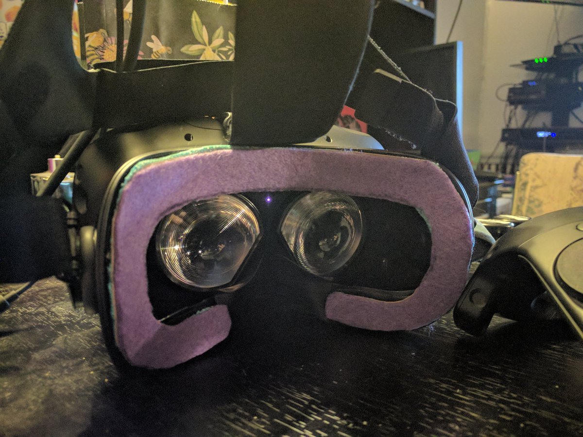 thezachmartin's tweet photo. #htcvive #VR #firsthack my first hack for the HTC Vive @htcvive microfiber and felt pad to replace the standard one https://t.co/Pj1OLQaanW