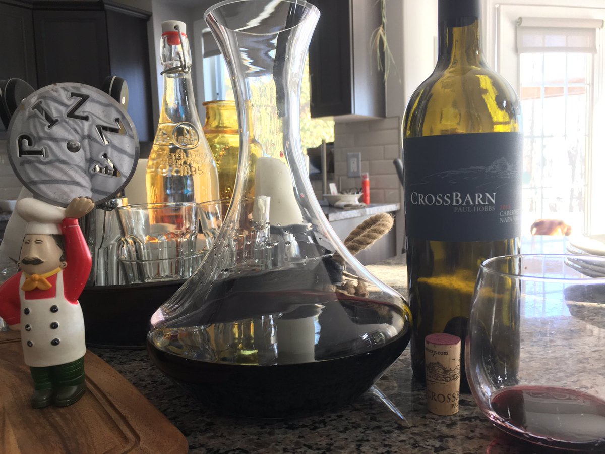 fiaazw's tweet photo. Home made rustic pizza, @paulhobbswinery #crossbarn and a playlist that incl @vanmorrison @ChrisStapleton et al...now that's a #sunday ! https://t.co/1HlvauuSiq