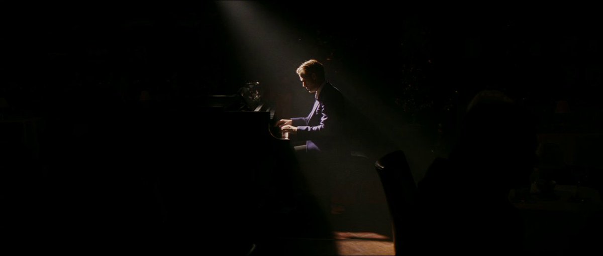 LA LA LAND (2016)
Cinematographer: Linus Sandgren
Aspect Ratio: 2.55:1
Director: Damien Chazelle