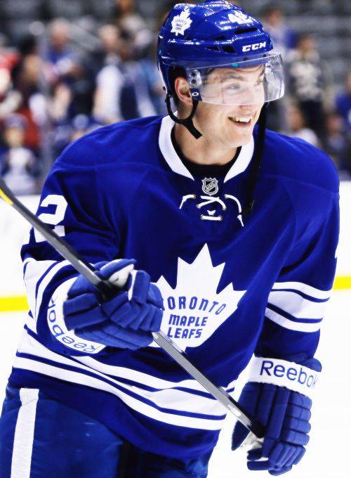 Happy 31st Birthday to Tyler Bozak!!! :D :D :D 