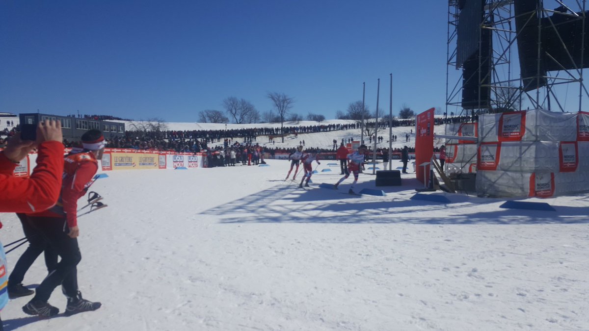 PKP_Qc's tweet photo. Jeu du chat et de la souris dans le peloton de tête #GoAlex2017 #tvasports https://t.co/qY6y9KPJ3B