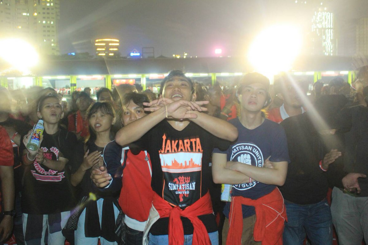 SimpatisanUtd's tweet photo. Makasih buat @AhmadAbdulQodir yang sudah hadir bareng kita, jangan kapok yak 😊😀😁😂 #ILOVEUNITED #SU_FAMILY https://t.co/3c7MYgVFzw