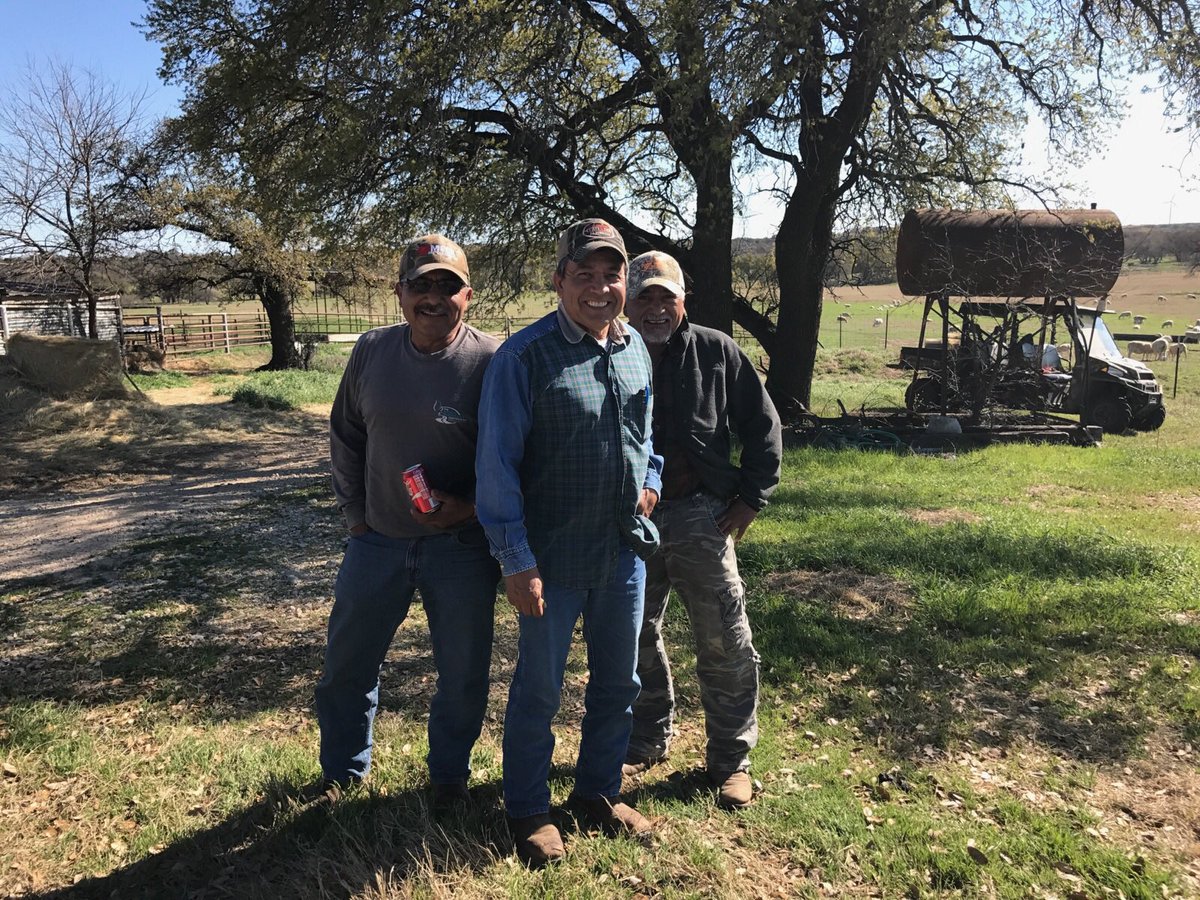 CoachEscobar45's tweet photo. This pic of my old man and his brothers signifies #Earned #Labor #NoExcuses #OutworkU #JobsUWouldntDo #GodBlessTheUSA #Immigrants https://t.co/bnCLMkiXZs