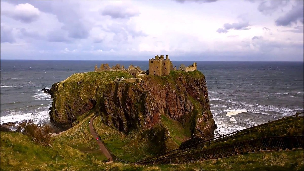 TravelSoloLife's tweet photo. Dunnottar #Castle #Scotland 
A place of history &amp; legend
https://t.co/tZrN4ntmmt
#Travel #SundaySightseeing https://t.co/q8aAyUYWGg