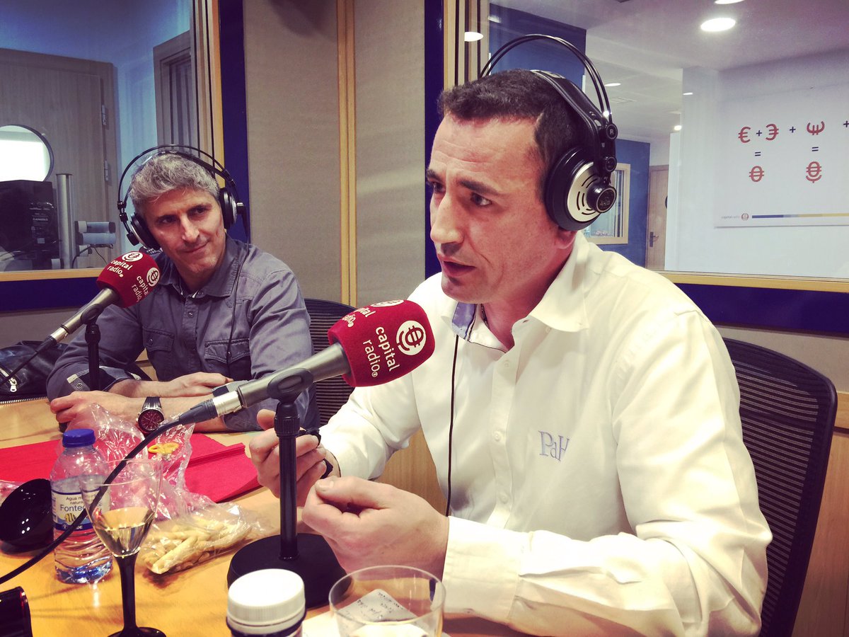 EdjPress's tweet image. Gran estreno en @CAPITALRADIOB con el periodista @alfredourdaci , el actor @Juan_Aroca y el Presidente de @SPCJCORTADORES #labuenavida