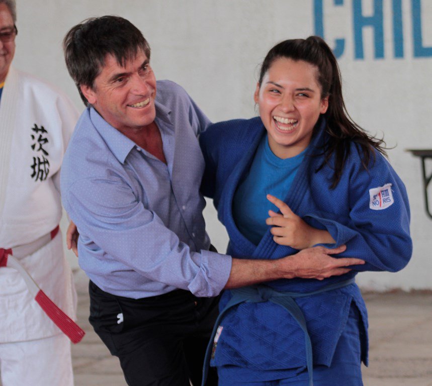 INDChileOficial's tweet photo. Felicitaciones a la ariqueña Jennipher Cabrera por la plata conquistada ayer en el Open de Judo de Santiago 2017 #Judo #INDArica #VamosChile https://t.co/1iAB86wC9G