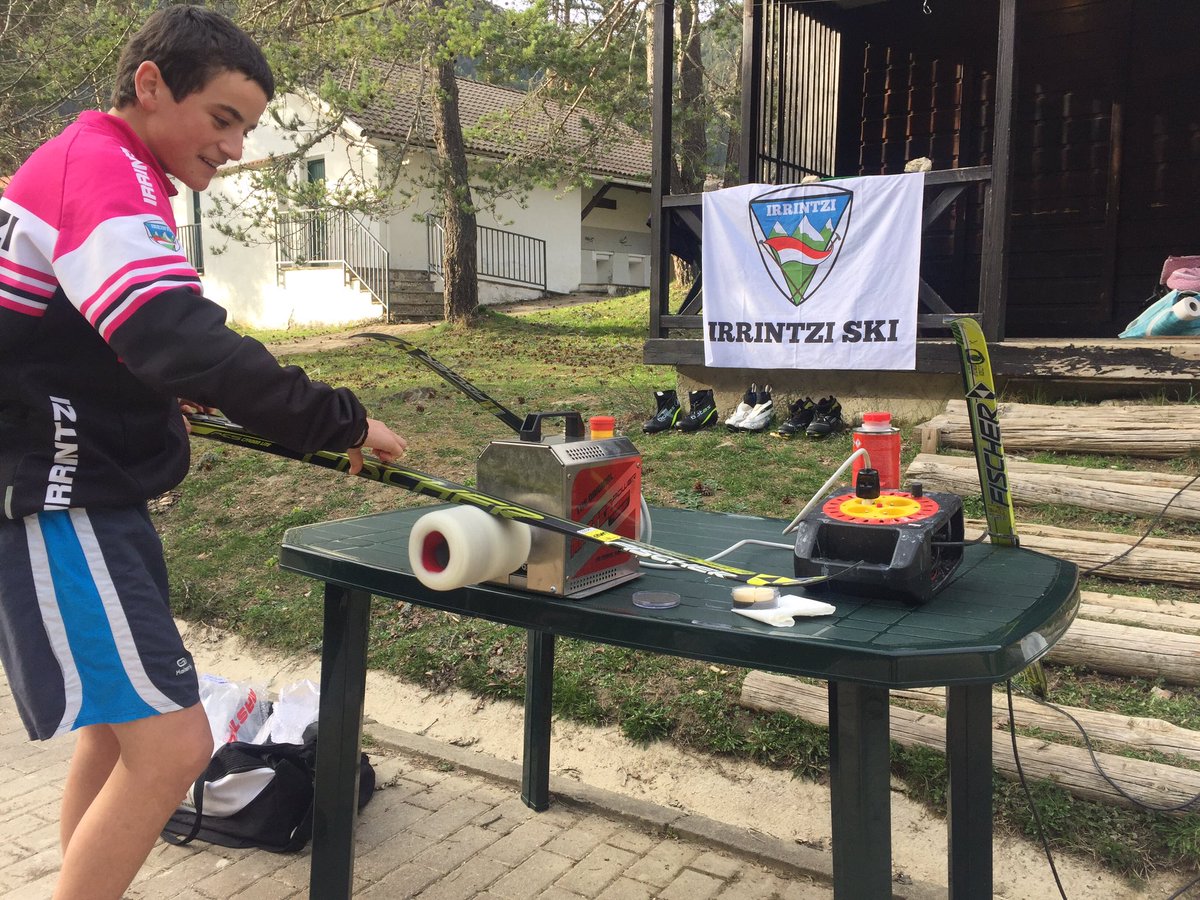 Udaberriko lasterketak. WetSnow ideal para las parafinas de <a href="/masterwaxski/">MasterWax</a> Seguimos aprendiendo! El finde que viene CampdeEspaña en Beret!