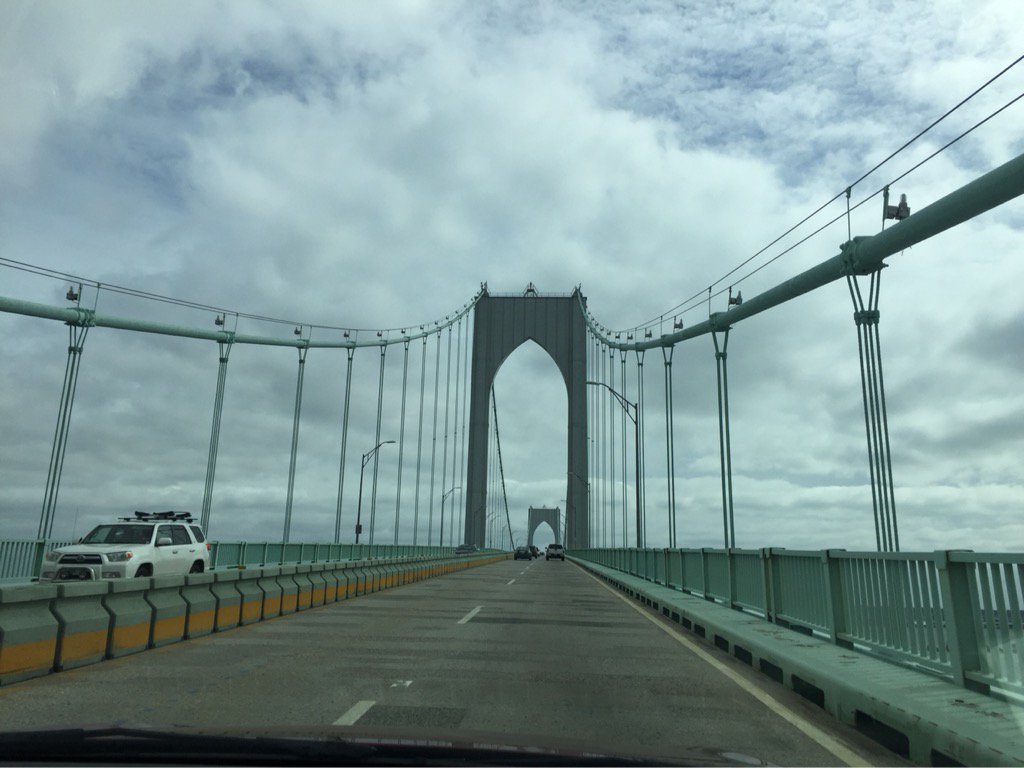 HankWH's tweet photo. Always a nice trip when bringing @heyhey_abbay back to @SalveRegina in Newport! #missheralready #springbreakfinale https://t.co/e5TAJzu115