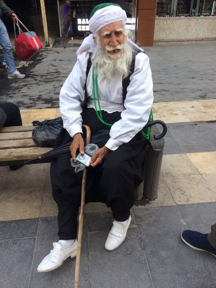 Muamma_21's tweet photo. Şeyh SAİD Hazretlerinin Belkide  Hayattaki Tek askerlerinden Hüseyin amca 120 yaşında Allah selamet versin .. https://t.co/sAWgHSkFoB