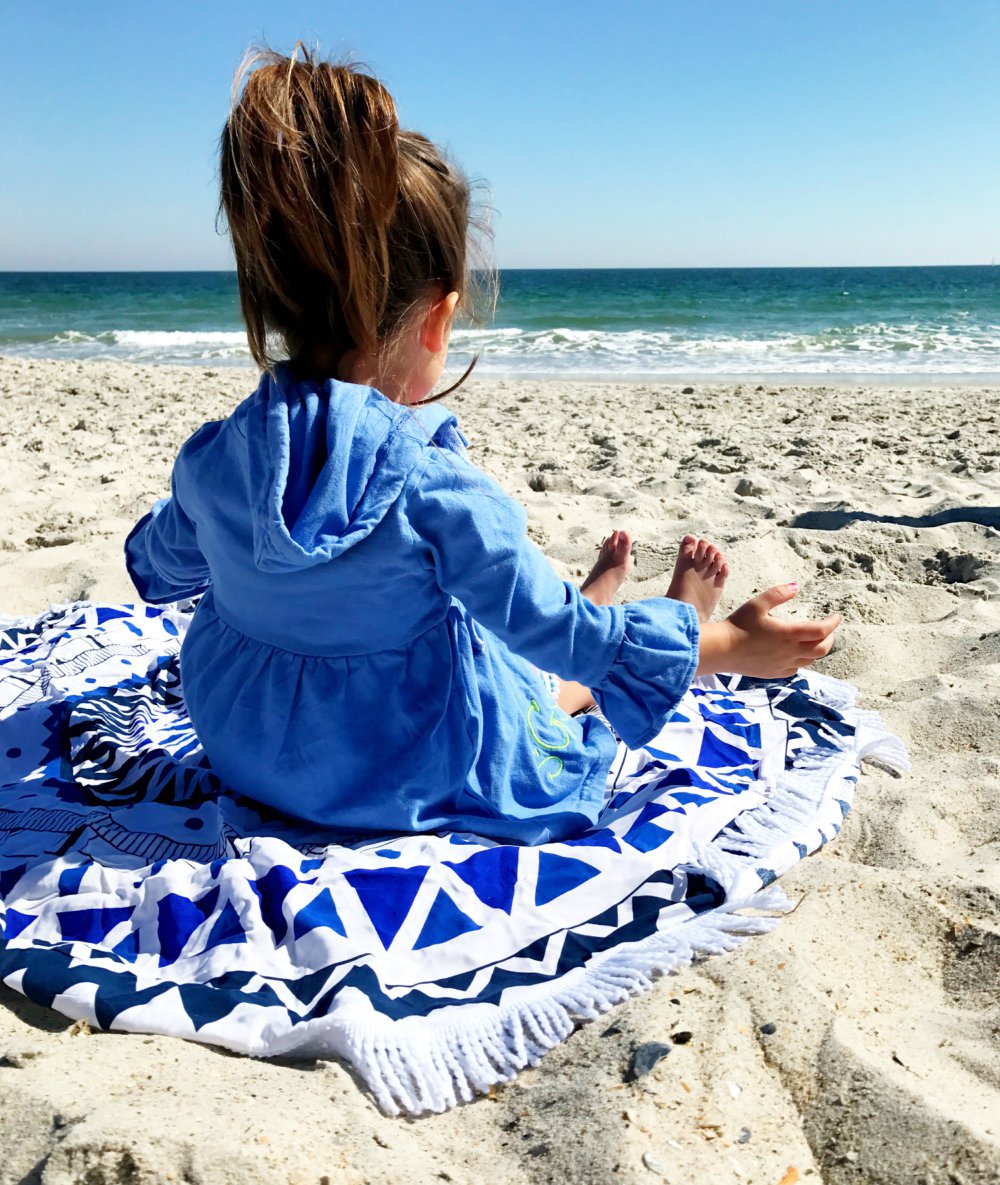 BlueMoonShops's tweet photo. Only a few #beachBlankets left! Perfect for all of the sunny days coming our way! #sundayfunday #wrightsville #shopWilmington #shopBM https://t.co/CYt7zJLYCx