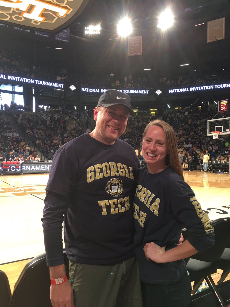 dngordon1's tweet photo. #nitatlanta Jackets Swarm Belmont! #TogetherWeSwarm https://t.co/tgh79V9EP2