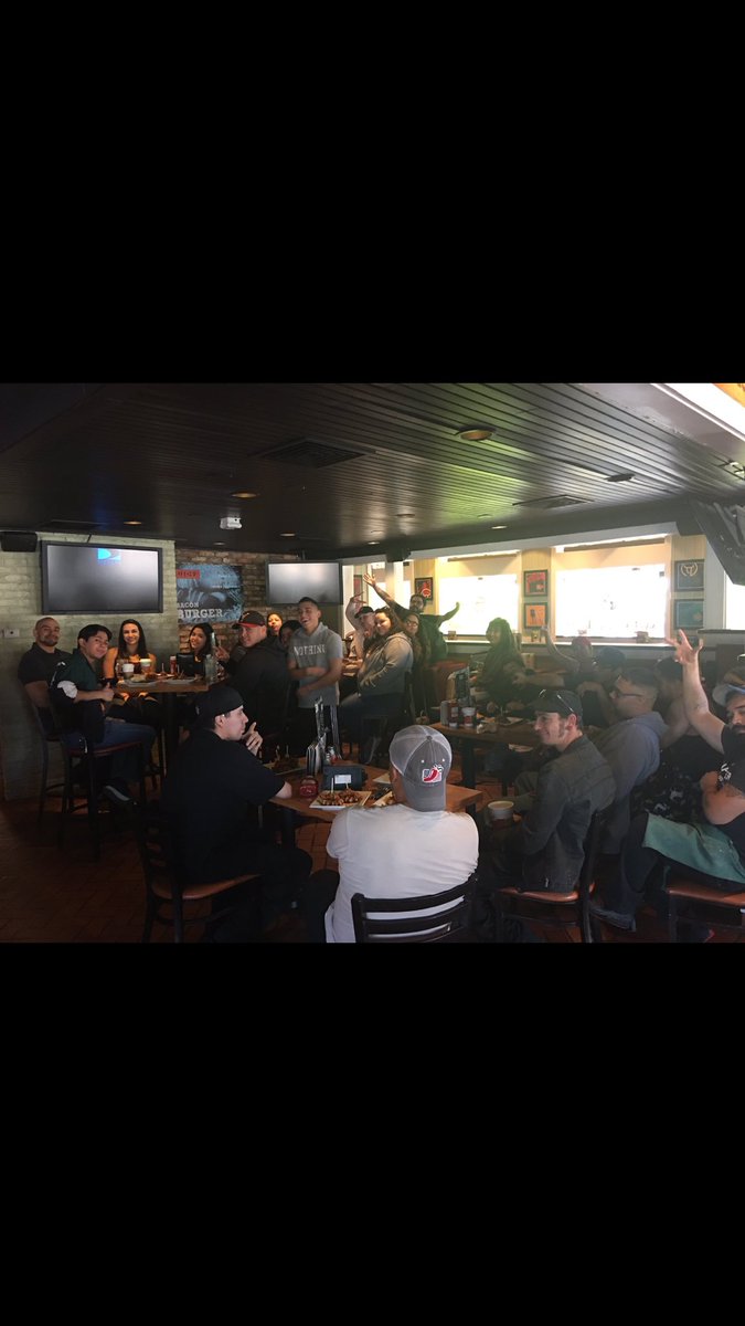 ChilliHeadsLeeT's tweet photo. #DreamTeam #ChilisLove https://t.co/jS8YFLJdsq