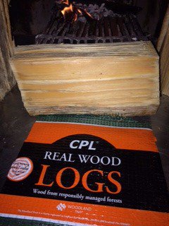 BoxmodelDigital's tweet image. You&apos;d have better luck getting the North Sea to burn than these logs from @asda @AsdaServiceTeam spot the 3mm of dry wood!