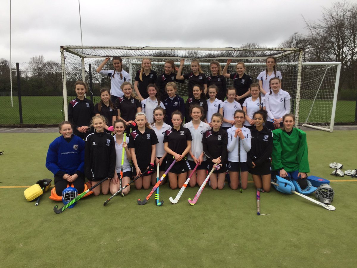 MakingTraxLtd's tweet photo. Dollar Academy are on their way back home after a fantastic weekend of Hockey on their tour of Manchester. #tour #makingtrax https://t.co/QrX49f7ffY