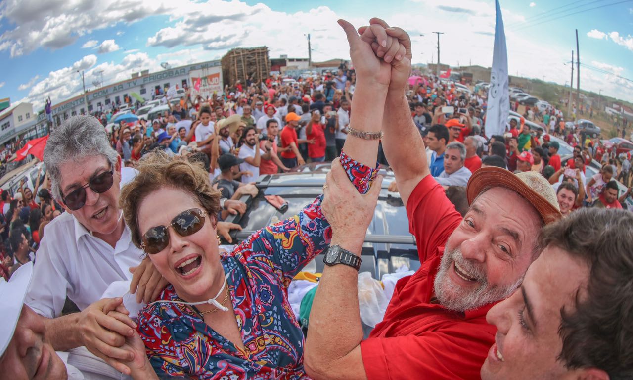 Resultado de imagem para fotos e imagens da visita de lula ao nordeste