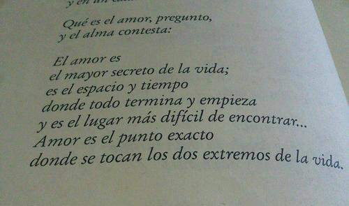 CafeParaLeer's tweet photo. "Amor es el punto exacto donde se tocan los dos extremos de la vida". https://t.co/g60k2O2Po2