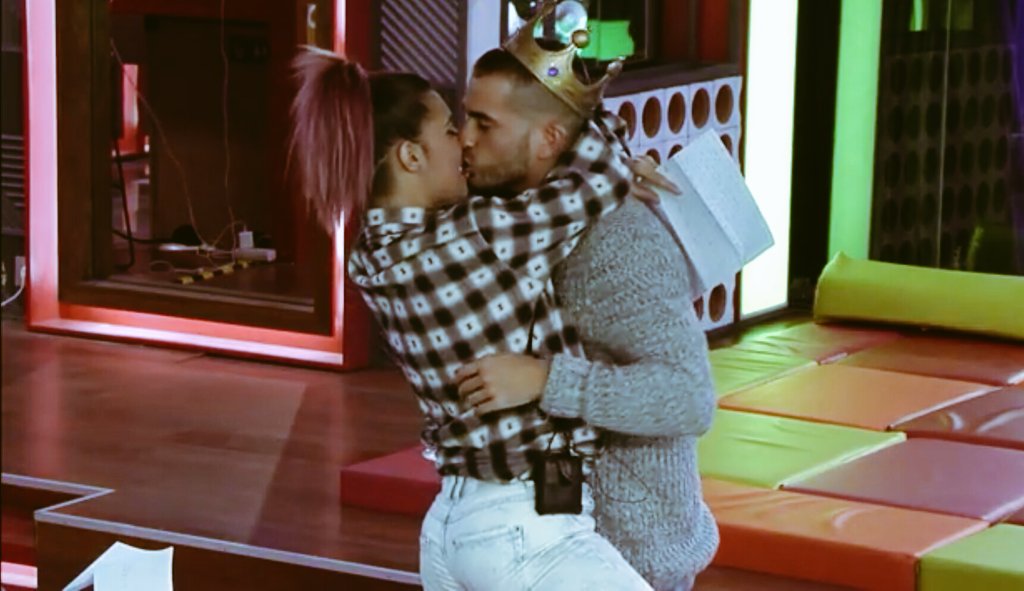 cfrodeaa's tweet photo. GRACIAS😍 https://t.co/M49Qc9ukNe