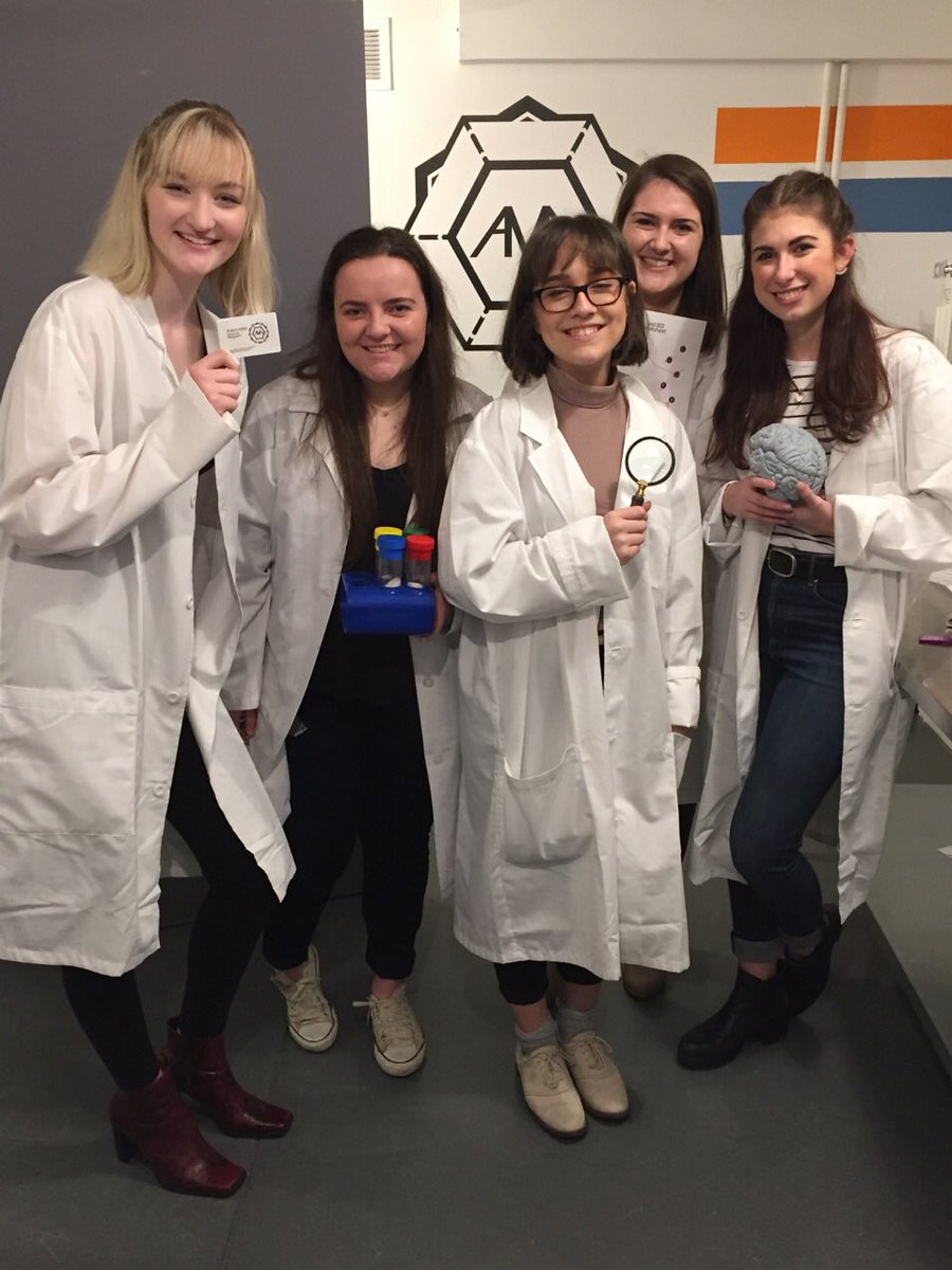 abbidoodIe's tweet photo. we escaped with 6 minutes to spare and then went and ate some pretty great food 💕 thank you for making my 18th birthday unforgettable https://t.co/ZG1yjbiPl5