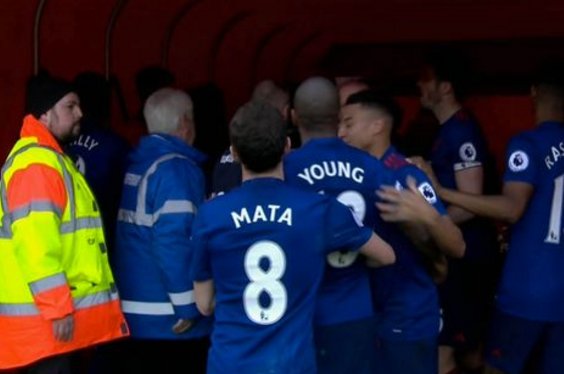 MirrorFootball's tweet photo. Revealed: What caused Middlesbrough vs Man United tunnel bust-up at the Riverside https://t.co/qSADscGyKI https://t.co/kwpz7PmTDB