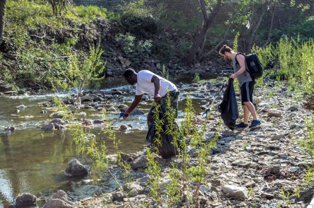 Kijani_Now's tweet photo. Had a great time this weekend picking up trash along Turtle Creek! https://t.co/StDgESeL4X