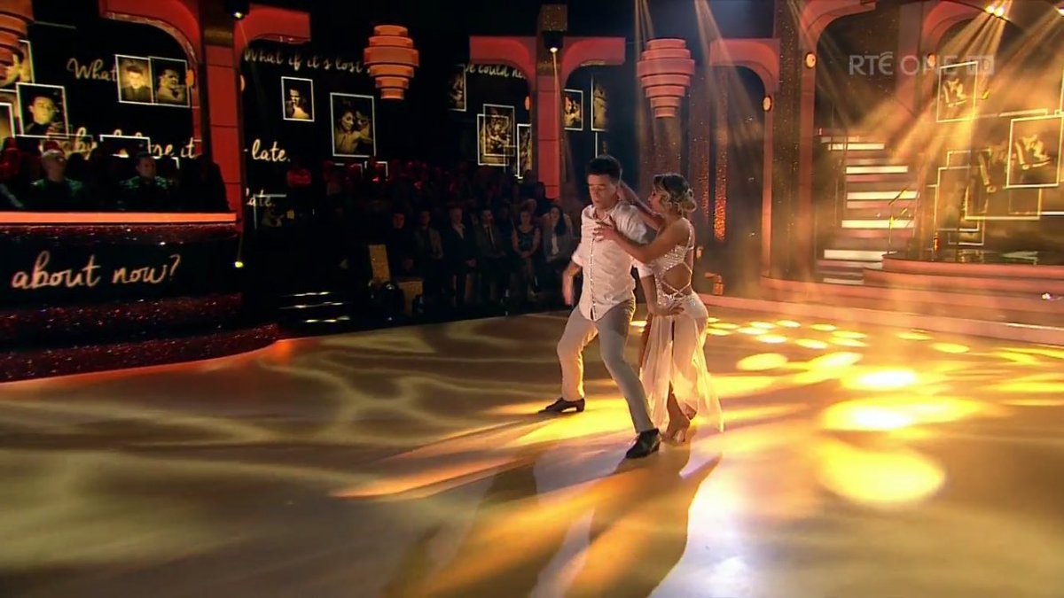 chriserickkk's tweet photo. Vote for @CroninDayl &@KzKsenia !!
Call:
ROI:1513717103
NI:09016566003
Text:"DAYL" to 53125
#VoteForDayl #TeamDayl https://t.co/JsrHXxzWR0
