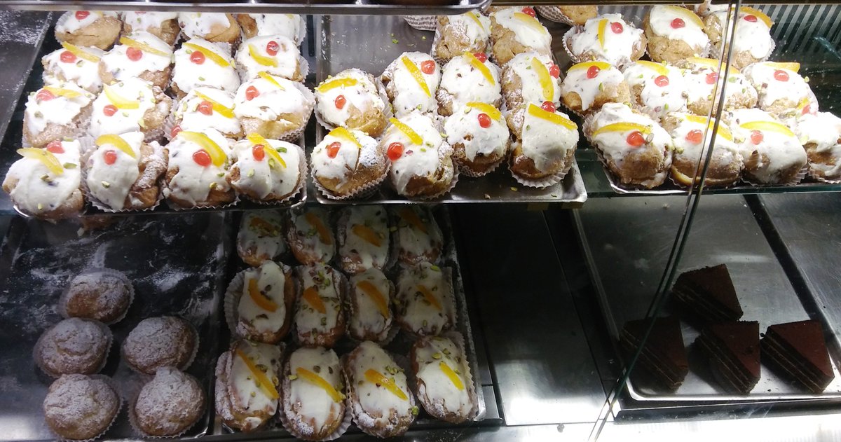 mikibare's tweet photo. potevamo finire il 19 marzo senza le #SFINCEdiSanGIUSEPPE? auguri a tutti papà - al mio soprattutto - e w san Giuseppe!
#Palemmo #Sicily https://t.co/sNAjgQ5pdk