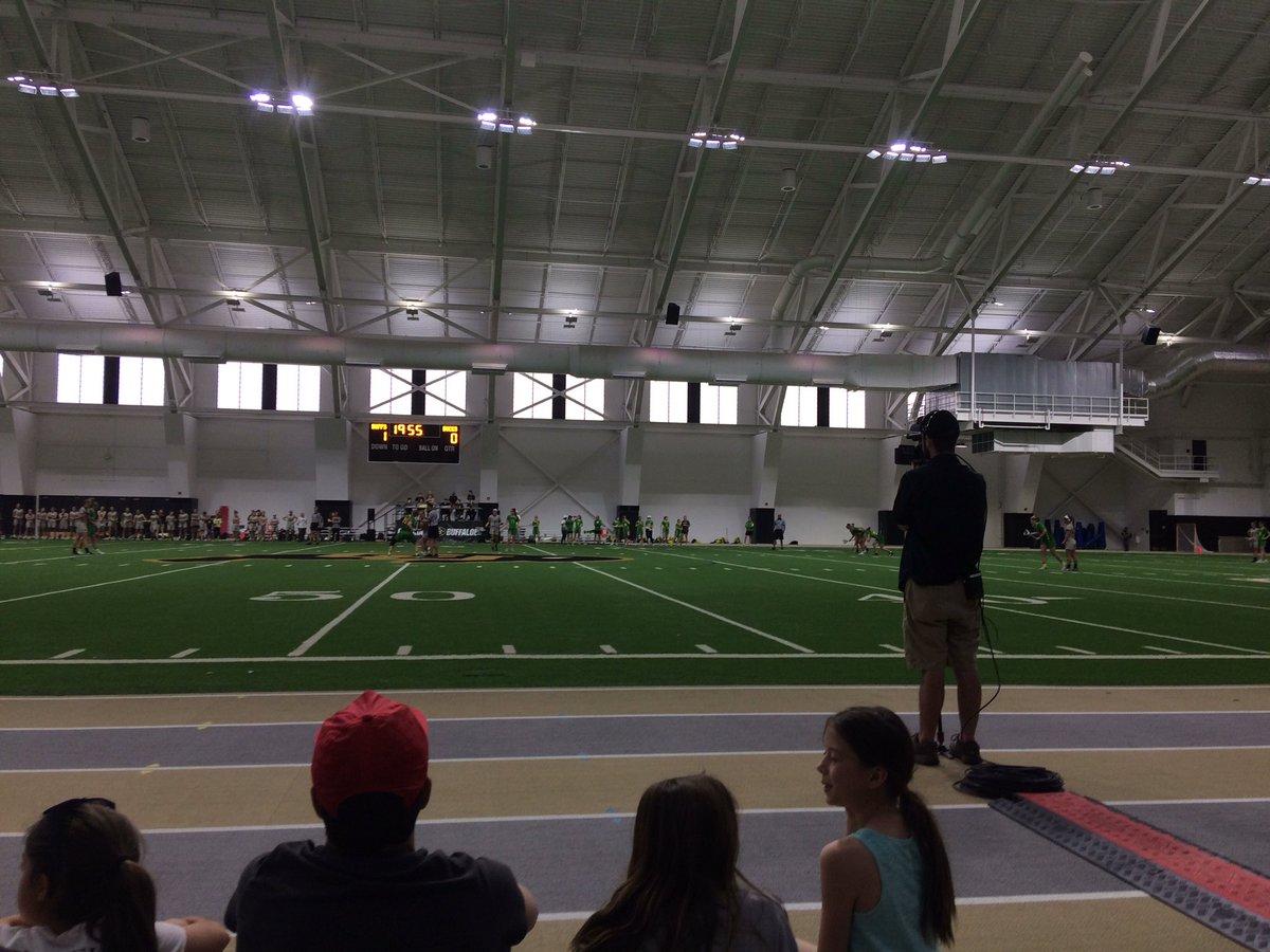 summit54's tweet photo. Sko Buffs! Beat the Ducks! https://t.co/Kti3W6C3Pg