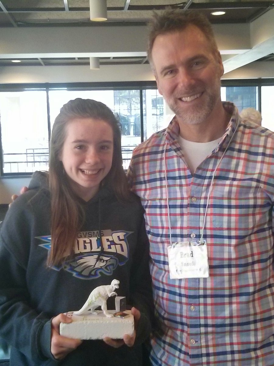 Mrs_Geib's tweet photo. What a great day at the Children's Literature Festival! Thank you to Brad Sneed for joining us at lunch. #CLF2017 https://t.co/PbDmIOjHHx