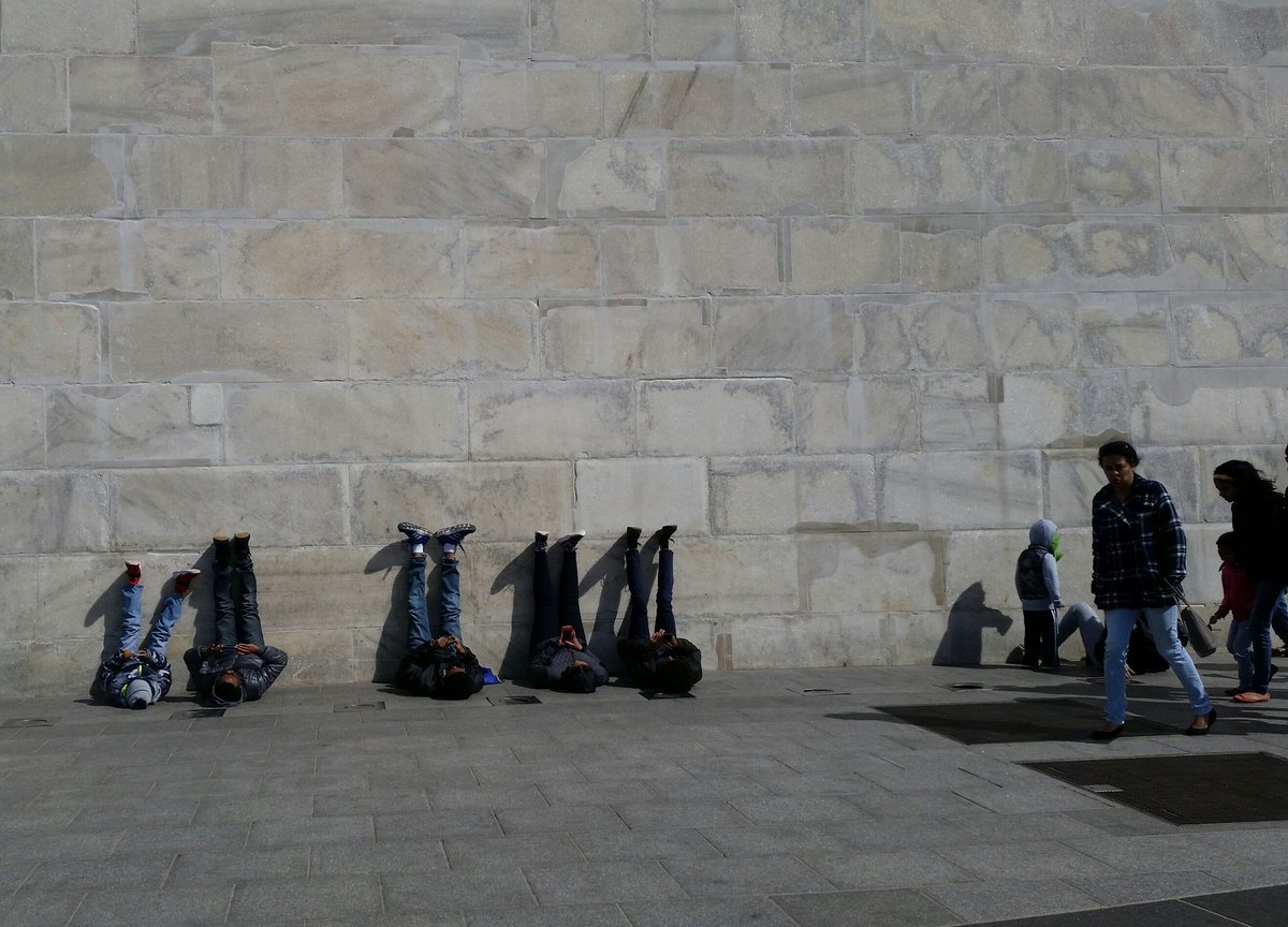 mhtaylor913's tweet photo. East's students enjoying the Washington Monument...lol...they are taking perspective pictures. #EastAP-DC @MetroSchools https://t.co/DV674JJweq