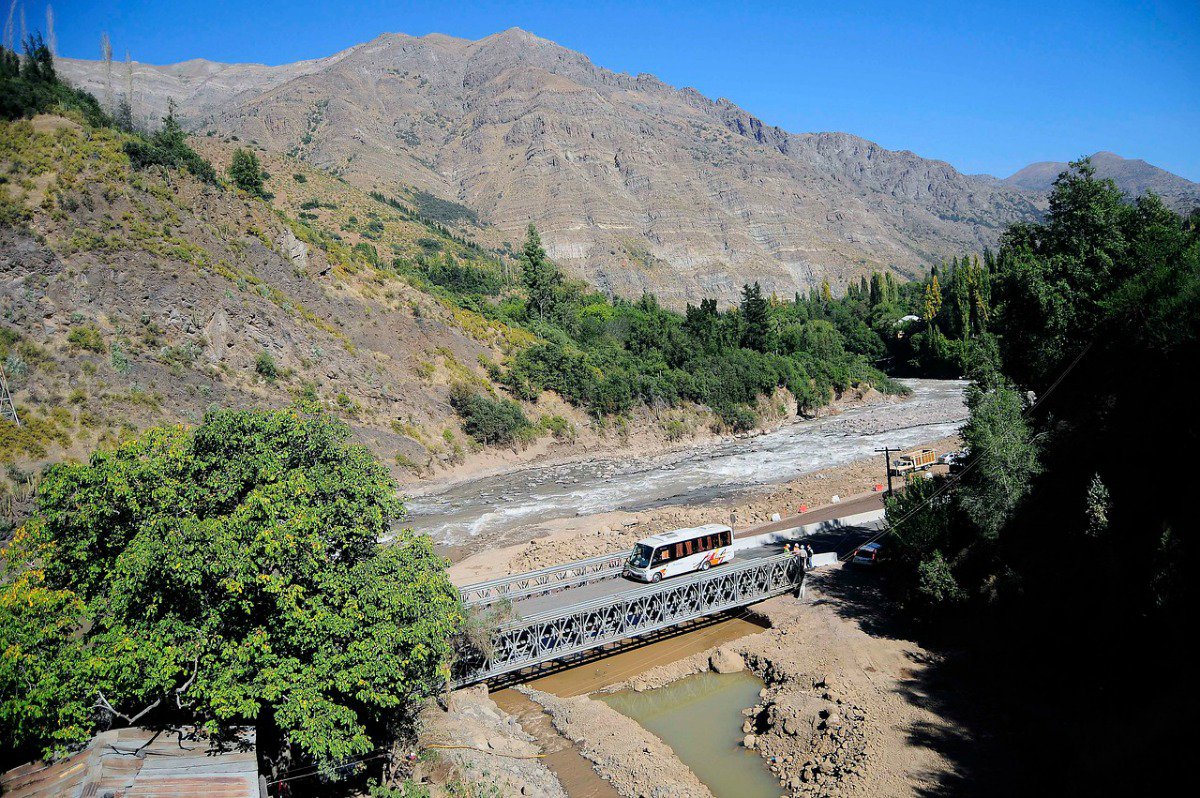Habilitan puente mecano de San Alfonso en Cajón del Maipo tras